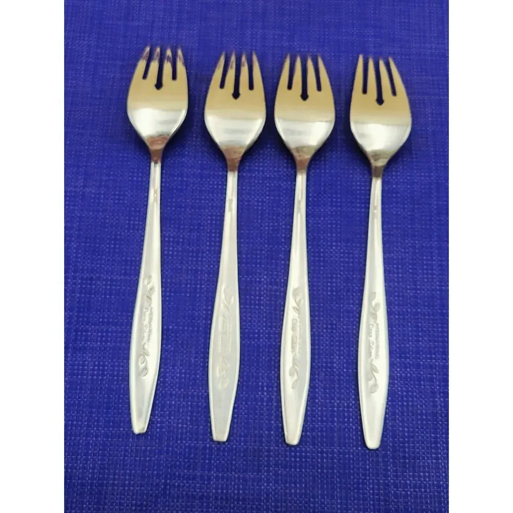 INTERNATIONAL silverplate LAUREL MIST Set of 4 Salad Fork Vtg